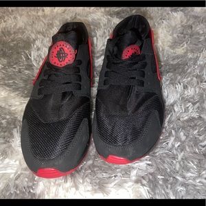Nike Air Huarache size 7